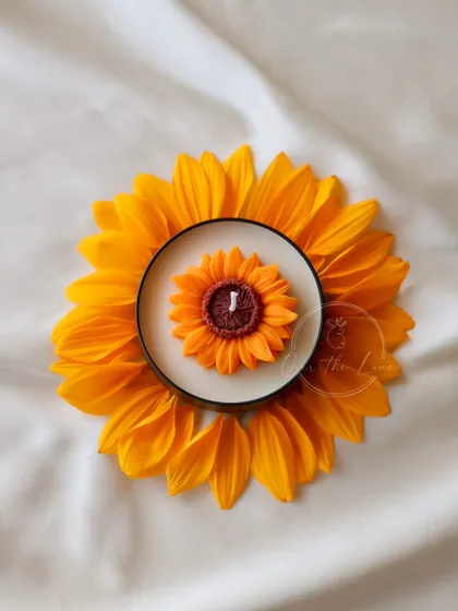 The simple elegance of my Sunflower tin candle. It's a perfect little gift for a friend.