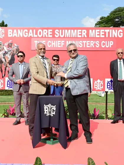 The Chairman, Mr. R. Manjunath Ramesh, presents The Chief Minister's Cup to the owner of Time and Tide.
