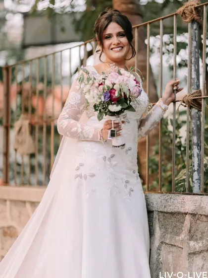 Another gorgeous portrait of the bride. Her happiness shines through, and her timeless look will never go out of style.