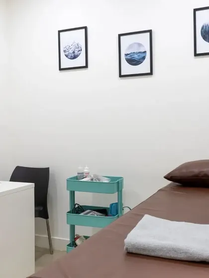 This is my dedicated physiotherapy room, where I conduct detailed assessments and provide hands on manual therapy treatments.