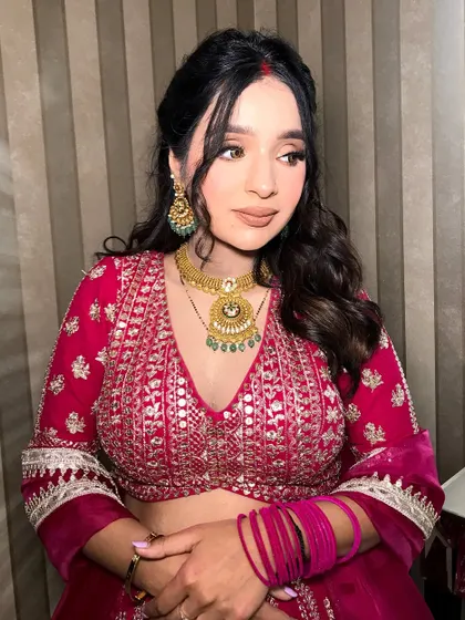 Another angle of the soft glam makeup.