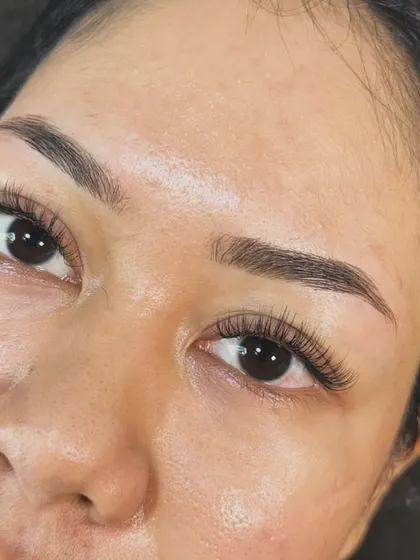 Another view of this beautiful Classic set, showing the consistent length and separation that defines this style. It’s all about enhancing what you already have.