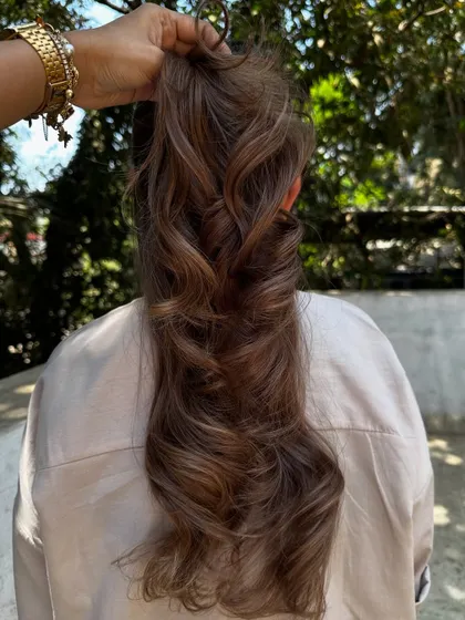 The ponytail view of the 'Beige Color Refresh'.