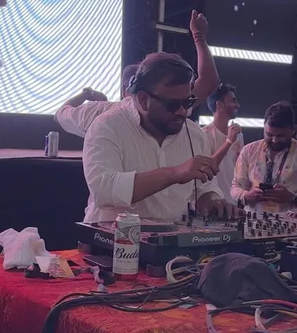 The last two days of Holi were so much fun. Big shoutout to the production team for putting on an amazing event.