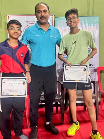 Coach Krunal Telang with our U-15 champions Reyansh Jalan (winner) and Pruthvi Menon (3rd place) after their success at the Belgaum state ranking tournament.