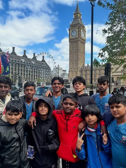 A classic tourist shot with Big Ben and the Houses of Parliament in the background.