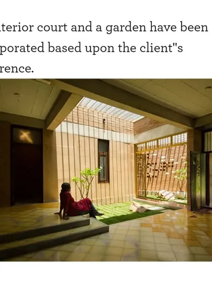An inner courtyard at the "Breathe" residence, enclosed by ferroconcrete fins on the roof. This feature brings in dynamic shadow play throughout the day and contributes to the thermal comfort of the home.