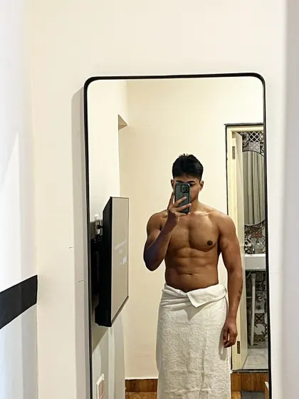 A quick post-workout selfie. Consistency in training and nutrition allows me to maintain this condition even while traveling or enjoying social events.