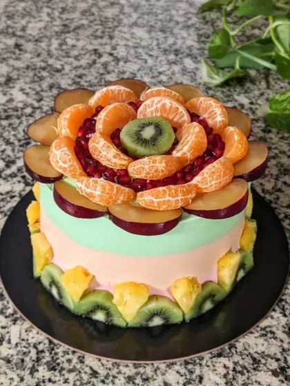 A duplicate of ID 30, this is a top-down view of the beautifully arranged fresh fruit cake.