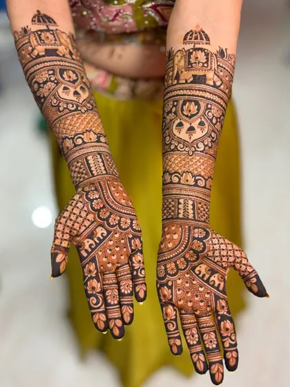 Another angle of this stunningly detailed bridal design.