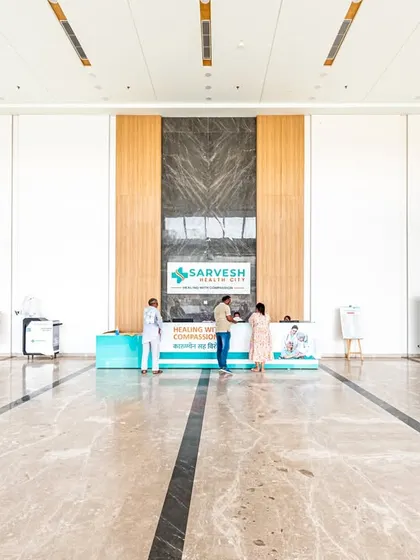 At Sarvesh Health City, the spacious reception area is designed to accommodate the needs of patients and caregivers from smaller cities. The layout provides ample space to rest, reflecting our commitment to care beyond just treatment.