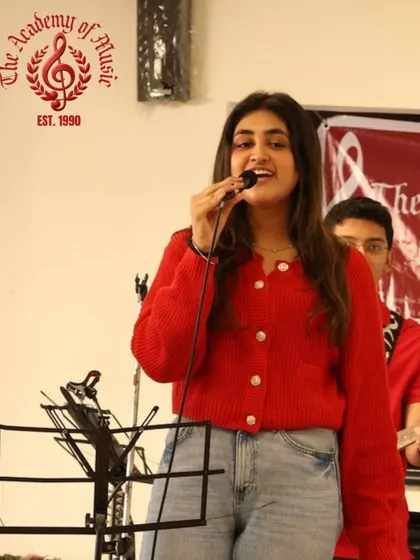 We are so proud to celebrate our student, Simran, as she performs with confidence and passion. Her dedication has led her to complete all 8 levels of the Trinity College London Rock & Pop Vocals exams, a testament to her hard work and the expert vocal coaching she receives here.