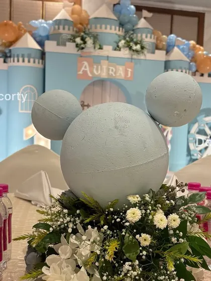 A close-up of the Mickey Mouse-themed centerpiece, a simple yet effective way to carry the theme to every table.