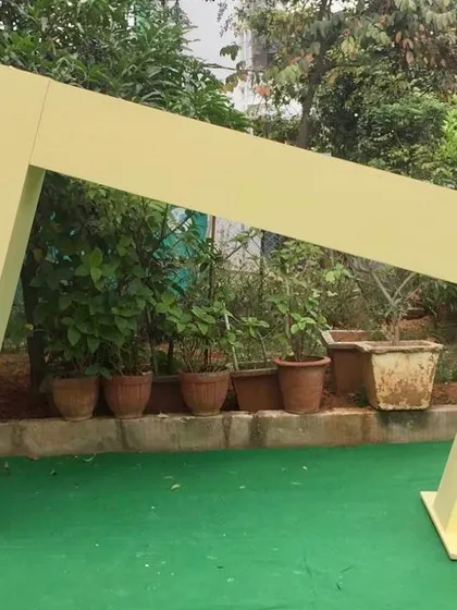 Our abstract sloping box panel is a simple yet striking architectural element for modern event decor. This single panel in a soft yellow can be used as a standalone piece or part of a larger structure.