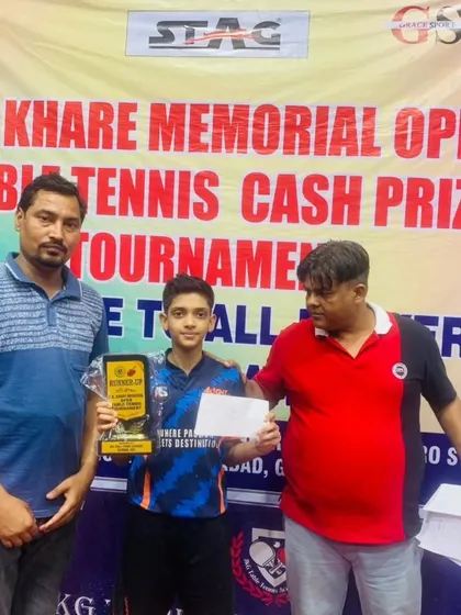 Another shot of Sidhansh Jain receiving his prize at the SK Khare Memorial tournament.