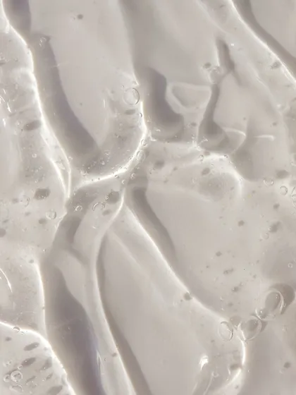 The magic of my Gluta Bubble Serum is in its texture. Those tiny bubbles deliver hydrating and glow-enhancing ingredients deep into the skin for an overnight refresh.
