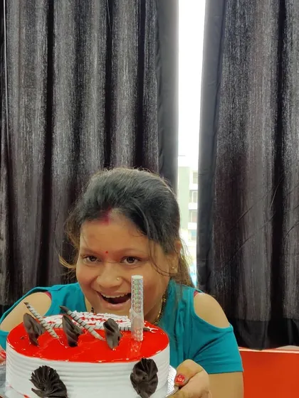 Happy birthday to our dear student, Shwetlana. Seeing her this happy with her cake makes my day. We make sure every member of our studio family feels special.