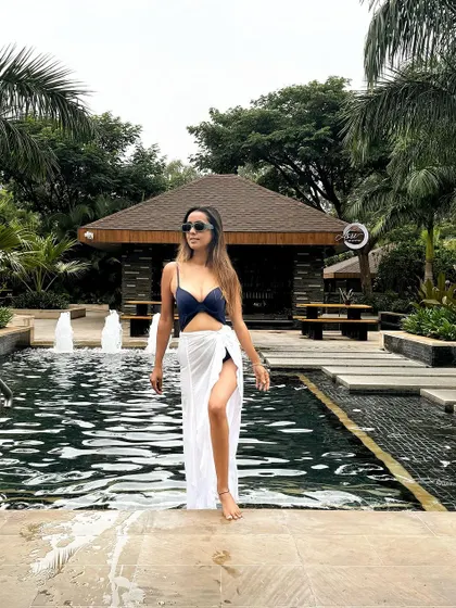 Step into the refreshing waters of our pool, designed to be an escape from the everyday. The combination of cool water, warm sun, and stunning scenery creates a truly immersive leisure experience.