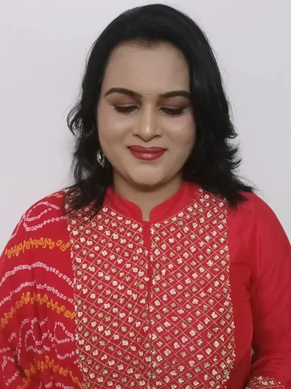 A natural and understated makeover for Raksha for her baby's birthday party. The look is simple, fresh, and elegant.