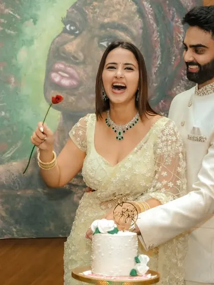 A fun and celebratory moment during an indoor engagement party in Pune. I capture the energy of your celebration, from the big announcements to the small, happy interactions.