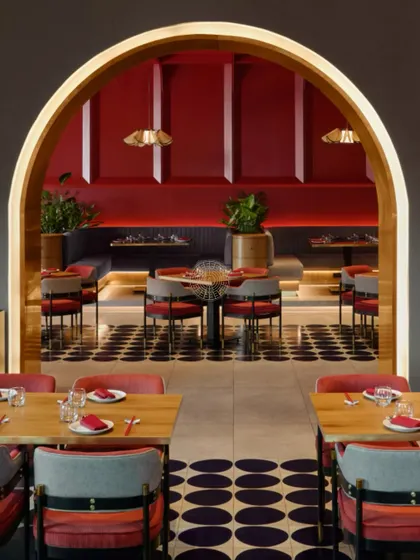 We use arches not just as windows, but as passageways to frame views and guide guests through the restaurant, creating distinct zones within the open space.