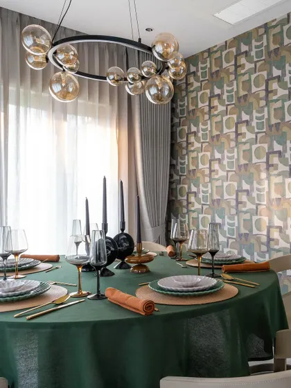 A duplicate image of the dining area.