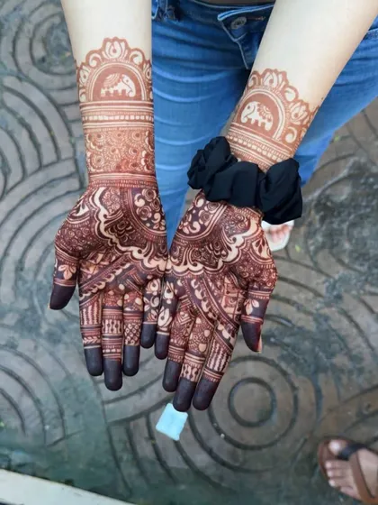 Mehendi ka rang on point. A simple and classic Indian design for a Roka ceremony.