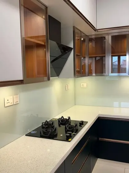 A duplicate of ID 87, showcasing the elegant combination of materials and finishes in this high-end kitchen.