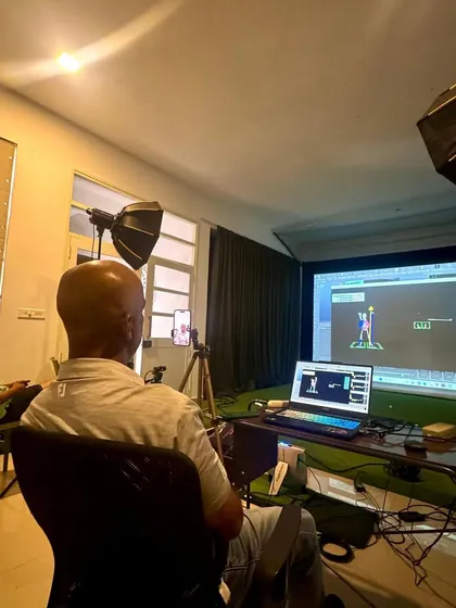 A behind-the-scenes look at a data analysis session in our performance lab. The combination of high-speed cameras, force plates, and launch monitors gives us a complete picture of a player's swing.