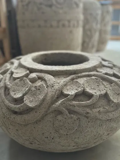 A duplicate image of the charming 'Daun' tabletop planter.