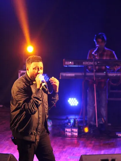 Ash King performing during the collaborative set at AIIMS Nagpur.