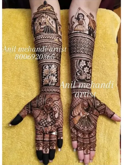 A stunning Radhe-Krishna themed design on one hand, and a Garba dance scene on the other. This shows how we can mix devotional themes with cultural celebrations in your bridal mehendi.