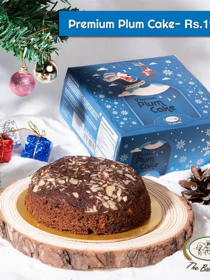 Our Premium Plum Cake, topped with sliced almonds for extra crunch and flavor. This cake is a festive favorite and a perfect gift for anyone who loves traditional Christmas bakes.