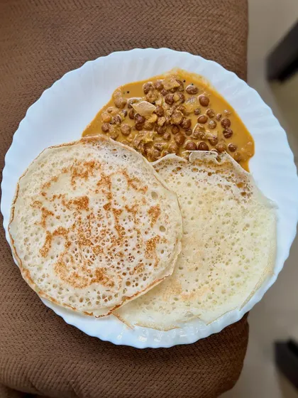 Another look at the delicious breakfast of appam and horse gram curry.