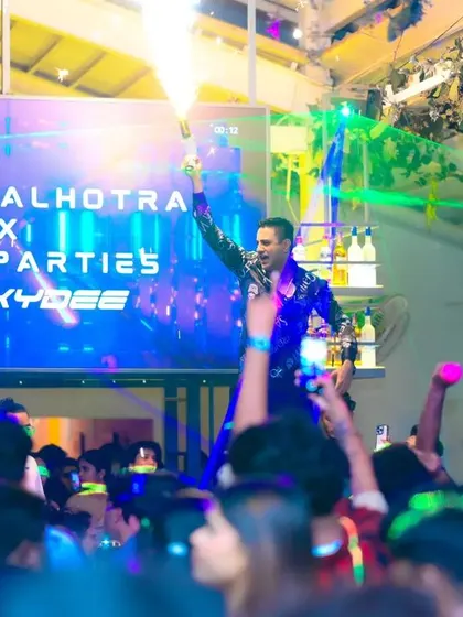That moment the energy hits its peak. A full house, hands in the air, and the party in full swing. I make sure every night has moments like this.