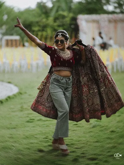 A duplicate of the fun and modern bride, a great shot showing personality.