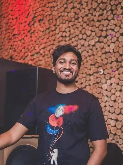 Getting ready for a Friday night set at Social Offline, Indiranagar. I was excited to drop some commercial and moombahton tunes.
