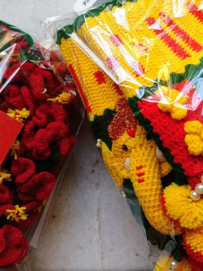 An exciting dispatch to the USA. This order included a 7-foot custom Ganpati Toran, my most popular design, and a 5-foot Jasvand (hibiscus) Haar, both ready for the upcoming Ganpati festival.