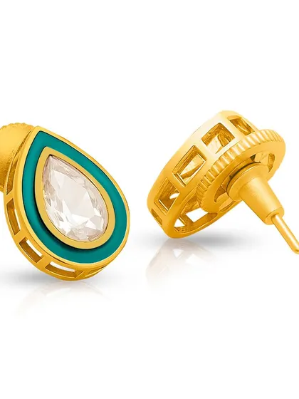 A shot showing the side and back of the earring, providing customers with important details about the post and construction.