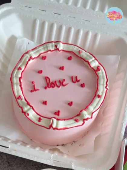 This Valentine’s Day, treat your loved one to a slice of pure indulgence with my specially crafted bento cakes in Hazelnut Crunch or Red Velvet.