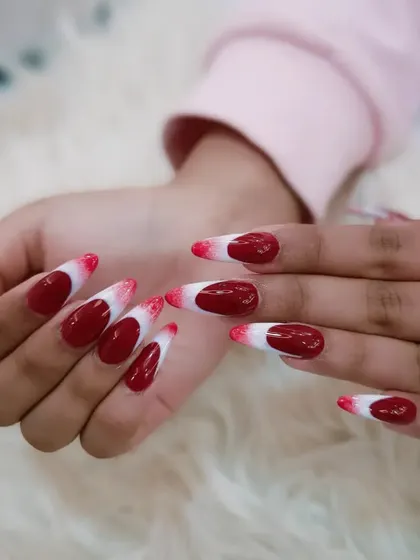 Another view of the dramatic red and white ombré set.