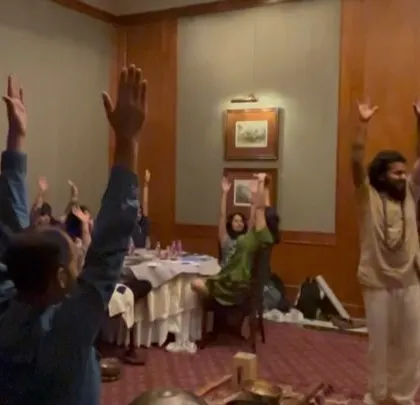 During a session with the Honeywell team, we practice a gentle heart-opening stretch. This movement helps to release emotional tension and cultivate a sense of openness and compassion.