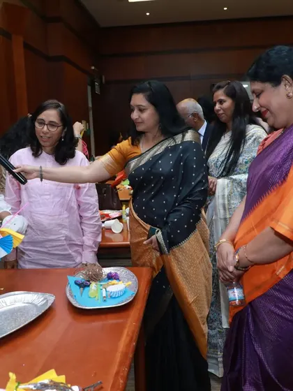 During an event, I had a wonderful interaction with attendees who were curious about the simple puppets made during a workshop. It is always a pleasure to discuss the craft and see the joy it brings to people.