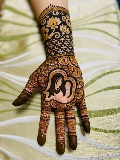 A simple yet powerful design for an expecting mother. The central focus is an elegant silhouette of a mother and child, symbolizing the beautiful bond and the journey of motherhood.