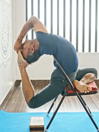 Props are not a shortcut, but a pathway to deeper understanding. This advanced Eka Pada Rajakapotasana (King Pigeon Pose) variation using a chair shows how we can creatively and safely explore complex asanas.