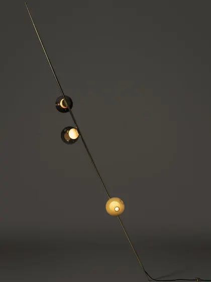 A single Bocci stem installed at an angle, demonstrating the versatility of the mounting system and its ability to create dynamic compositions.