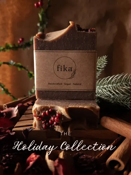 My Holiday Collection has arrived, featuring luxurious, limited edition artisanal soap bars. This photo shows my Vanilla Bean soap, topped with pink peppercorns, resting on a bed of cinnamon sticks and festive potpourri.