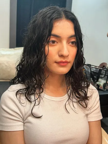 A fresh, natural makeup look for actress Pratibha Ranta for a Maruti Suzuki commercial. The goal for this ad film was to create a believable, girl-next-door wet look that appeared effortless on camera.