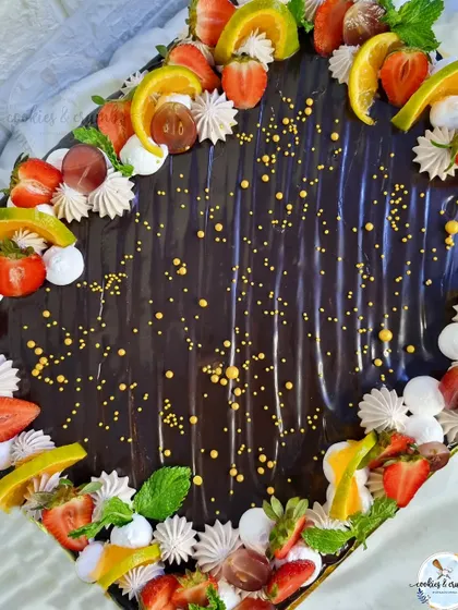 This 7kg fresh fruit sheet cake was part of my biggest order ever for a Ram Navami celebration. Seeing it all come together was an incredible feeling.