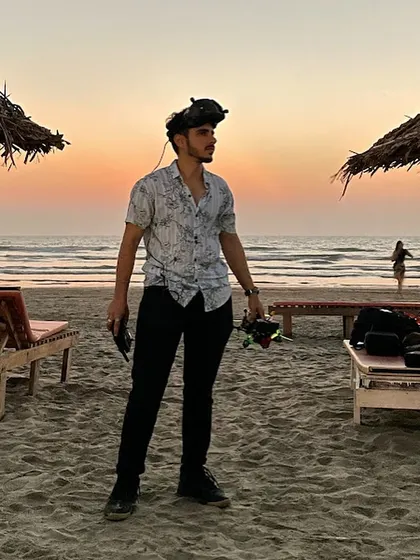 Flying on the beach at sunset. These are the moments where FPV feels like true freedom, with the sky as my playground and the wind as my song.